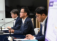 저소득층 생계급여 年141만원↑…노인일자리 110만개로[2025년 예산]