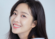 조보아, 열애설 없이 '깜짝 발표'…"비연예인 남성과 올가을 결혼"