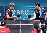 서수연-윤지유, 탁구 여자복식 은메달…결승서 중국에 져 [파리패럴림픽]