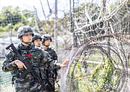 북한군·주민 귀순유도 육군·해병대 병사, 29박 30일 휴가…표창 수여도