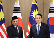 한-말레이, 北 대량살상무기 폐기 촉구 공동성명...'전략적 동반자 관계' 격상[종합]