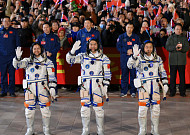 중국인, 9시간 우주유영 성공…세계 최장 미국 기록 23년 만에 경신