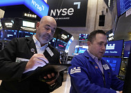 [글로벌마켓 모닝 브리핑] 뉴욕증시, 장기금리 하락에 상승…금값, 연일 사상 최고치