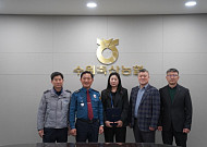 “어르신 보이스피싱 같아요”…수원축협 직원, 침착한 대처로 2000만 원 피해 막아