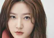 故 김새론 비보에 애도 물결…"작품 속 딸로 만나 행복했다"