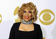 ‘킬링 미 소프틀리…’ R&B 가수 로버타 플랙 별세…향년 88세