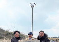 보령, 천연기념물 황새 보호 위해 새만금에 ‘황새 둥지탑’ 건립