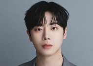 '스타마케팅'에 열 올리는 은행권…국민은행 새 모델에 추영우