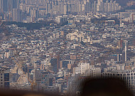 전세난에 허리 휘는 세입자⋯"이럴 바엔 월세 갈래"