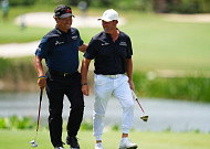 최경주, PGA 챔피언스투어 하디 인비테이션널 '준우승'