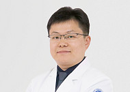 [기고] 틈만 나면 스마트폰 보는 현대인…일자 목, 거북목