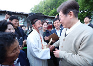 이재명 “간병비 부담, 개인 아닌 사회가 함께 나눌 것"