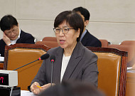정은경 "남편 주식 시세차익 사실아냐…손소독제株 한 주도 안 팔아"