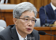 석 달 만에 9인 헌재…김상환 소장 임명안 통과