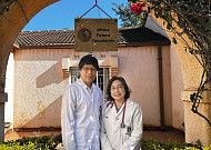 짐바브웨서 ‘희망의 인술’ 펼친 강동원·전진경 부부, 올해 JW성천상 수상