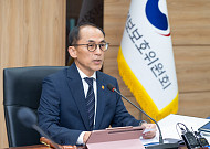SKT, '유심교체·위약금 면제'에도⋯구글 뛰어넘은 '역대급 과징금' 논란