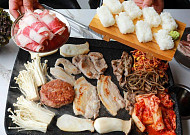 '2TV 생생정보' 오늘방송맛집- 가격파괴, 돼지고기 6종+우삼겹 무한 리필이 단돈 1만 원대? '백○○○○○'