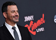 지미 키멀, ‘멜라니아 곧 과부 될 것’ 발언 논란…트럼프 부부는 ‘맹비난’