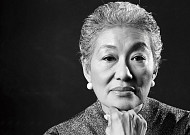 “충분히 검지도 하얗지도 않지만 멈추지 않았죠”