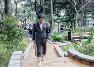 강서구 ,봉제산 황톳길 110m 개장…힐링 산책 명소 확장