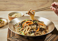 잡채부터 갈비찜까지⋯추석 명절 음식 장악한 ‘간편식’