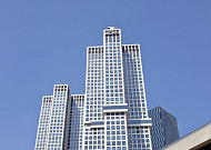 "강남도 아닌데 290억 이라고?"...아크로서울포레스트, 전국 최고가 거래 단지 등극 [올해 최고가 단지 톱7]