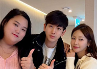 '미나와 손절설' 시누이 박수지, 인플루언서 전향⋯"나는 관종, 혼자서도 빛날 것"