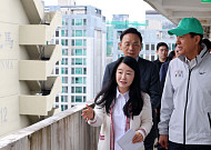 “주민 협조만 있다면 가장 빠른 재건축”⋯오세훈, 은마 현장서 속도전 예고[종합]