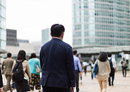 재취업 원하는 중장년, 갖춰야 할 10가지 태도는?