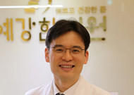 [투데이 건강노트] 만성적인 어깨 통증엔 등을 펴고 걸어보세요