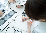 알츠하이머 치료제 레캠비, 중국서 접근성 확대 '파란불'