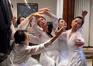 EMA 시니어모델, 퍼포먼스 아트 ‘연꽃’ 선보여