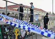 호주, 30년 만의 최악 총기 난사…서구 사회 파고든 ‘반유대주의’ [시드니 참사]