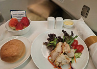 기내식으로 만나는 K-딸기·포도…aT, 베트남항공과 글로벌 마케팅 시동