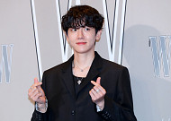 백현, 태민 이어 지드래곤 소속사로?⋯갤럭시 측 "사실 아니다"