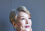 [추모] ‘의연함과 온유함’을 지킨 배우 윤석화를 기억하며