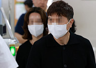 '출연료 횡령' 박수홍 친형, 대법서 징역 3년 6개월 확정