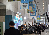 비 오는 날씨에도 국내 첫 계란박람회 인기…이튿날도 ‘오픈런 행렬’[2025 에그테크]