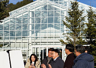 [포토] 김인호 산림청장, 평창 한국자생식물원 공사 현장 찾아 "안전한 준공에 만전"