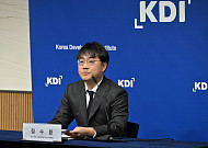 KDI "사회보험 준수율 올라가면 '초단시간 근로자' 급증"