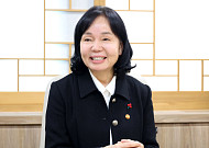 송경희 개보위원장 “날 키운 건 끈기ㆍ전문성...능력으로 평가받는 사회 돼야”[K 퍼스트 우먼⑮-끝]