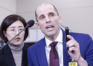 과기부, 쿠팡 ‘3000건 유출’ 주장 반박⋯배경훈 부총리 “3300만 건 이상 유출”