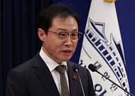 청와대 "내년부터 전 부처 정책 생중계 확대"
