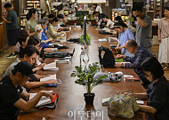 겨울방학·신년 효과⋯연초 서점가, 아동·수험서 베스트셀러 상위권 독식[주말&]