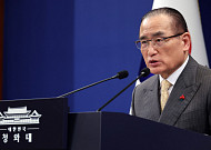 청와대 “한일 정상회담서 과거사 문제 인도적 차원 협력 강화”