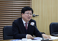 교육부 소관기관 첫 업무보고 마무리…사학연금 고갈·공제회 운영 도마