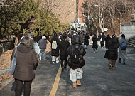사회복지사 시험에 도전한 AI, “법 지식 어려워”