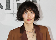 나나, '흉기 강도' 대면 거부⋯증인불출석 신고서 제출