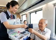 “철새 열차로 추위 피해 남쪽으로” 中 고령층서 유행