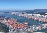 보호무역 파고 넘은 부산항… '환적 경쟁력'으로 3년 연속 성장